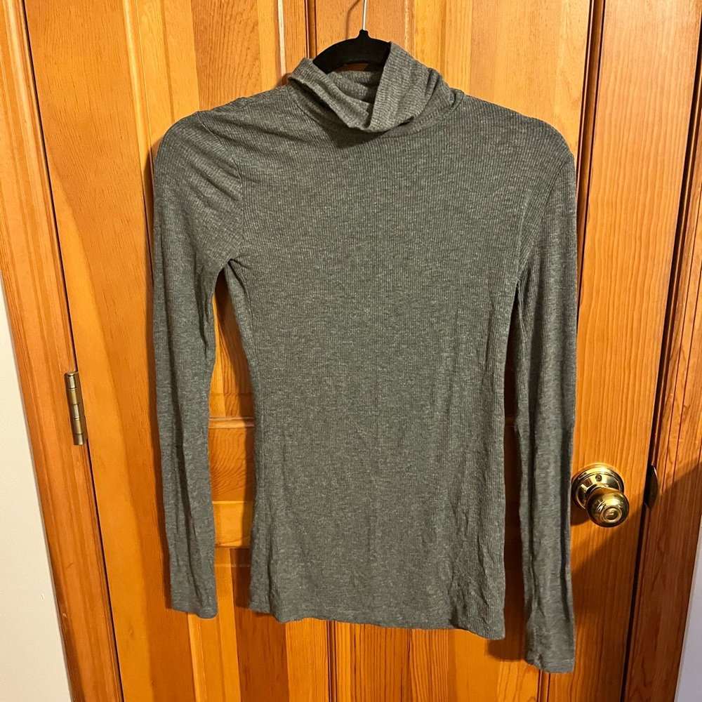 Gray ribbed turtleneck